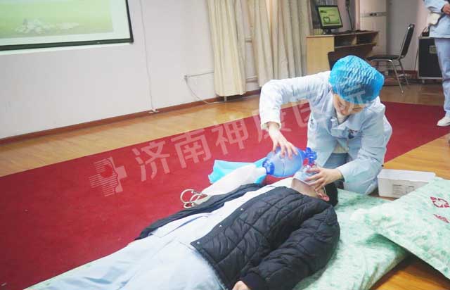 济南神康医院开展护理人员心肺复苏术技能培训